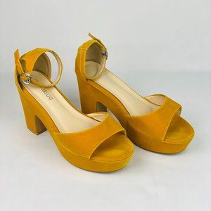 CAMSSOO | NEW Yellow Velvet Suede Ankle Strap Platform Heel Size: 11.5 NWOT